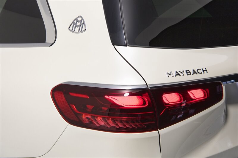Used 2024 Mercedes-Benz Maybach GLS 600 4MATIC image 46