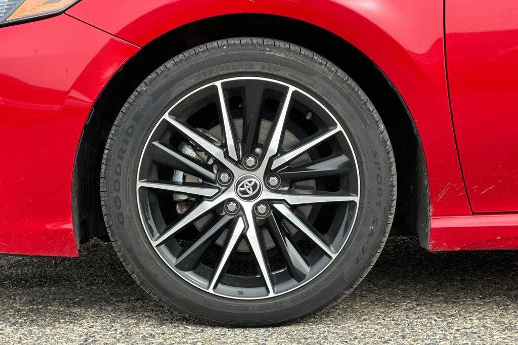 Used 2024 Toyota Camry SE image 23