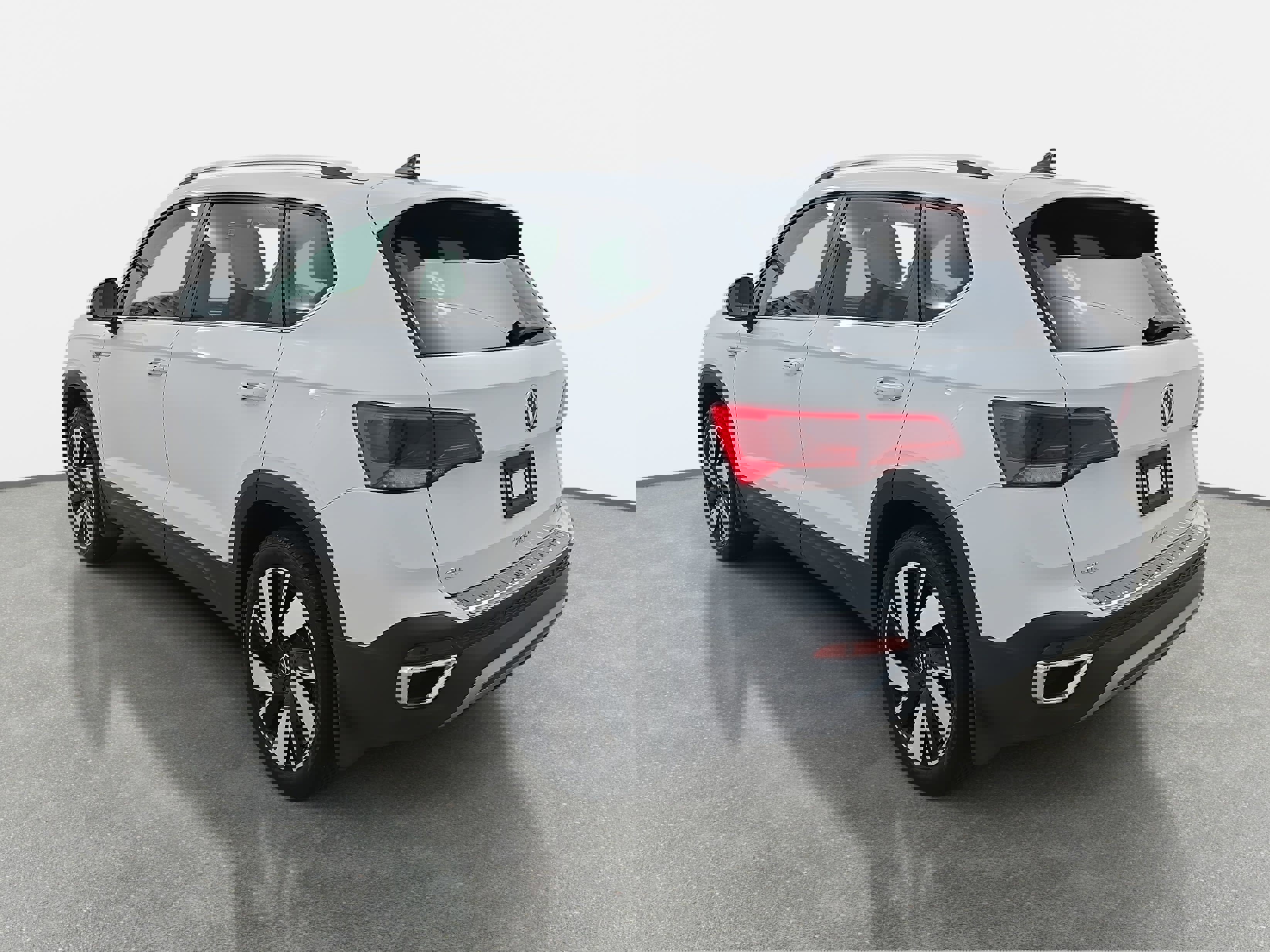 Certified 2024 Volkswagen Taos SEL image 5