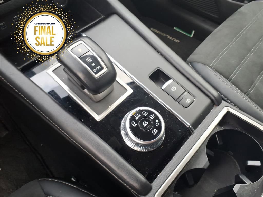Used 2024 Mitsubishi Outlander SE image 19