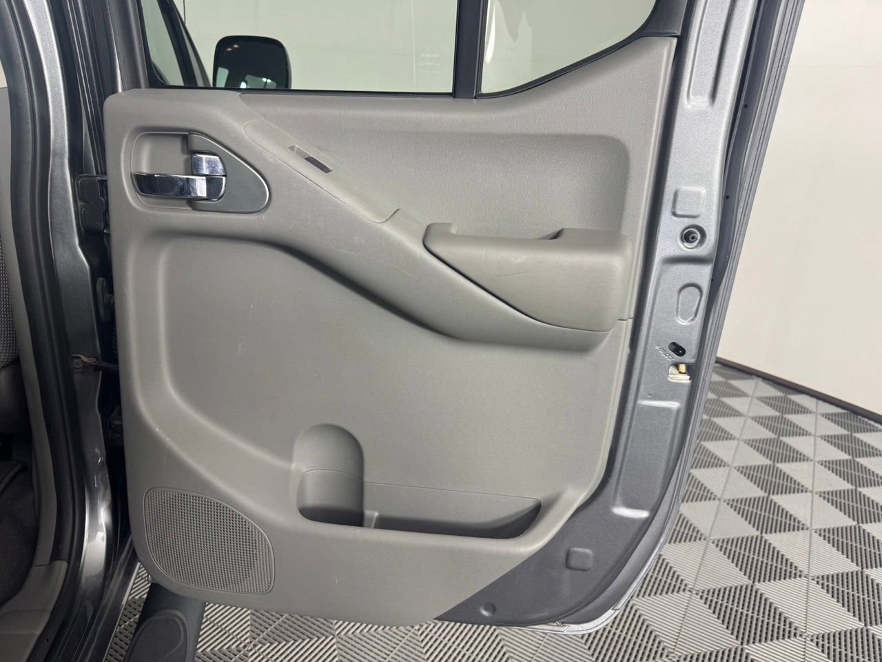 Used 2021 Nissan Frontier SV w/ Midnight Edition Floor Mats AWD/4WD image 28