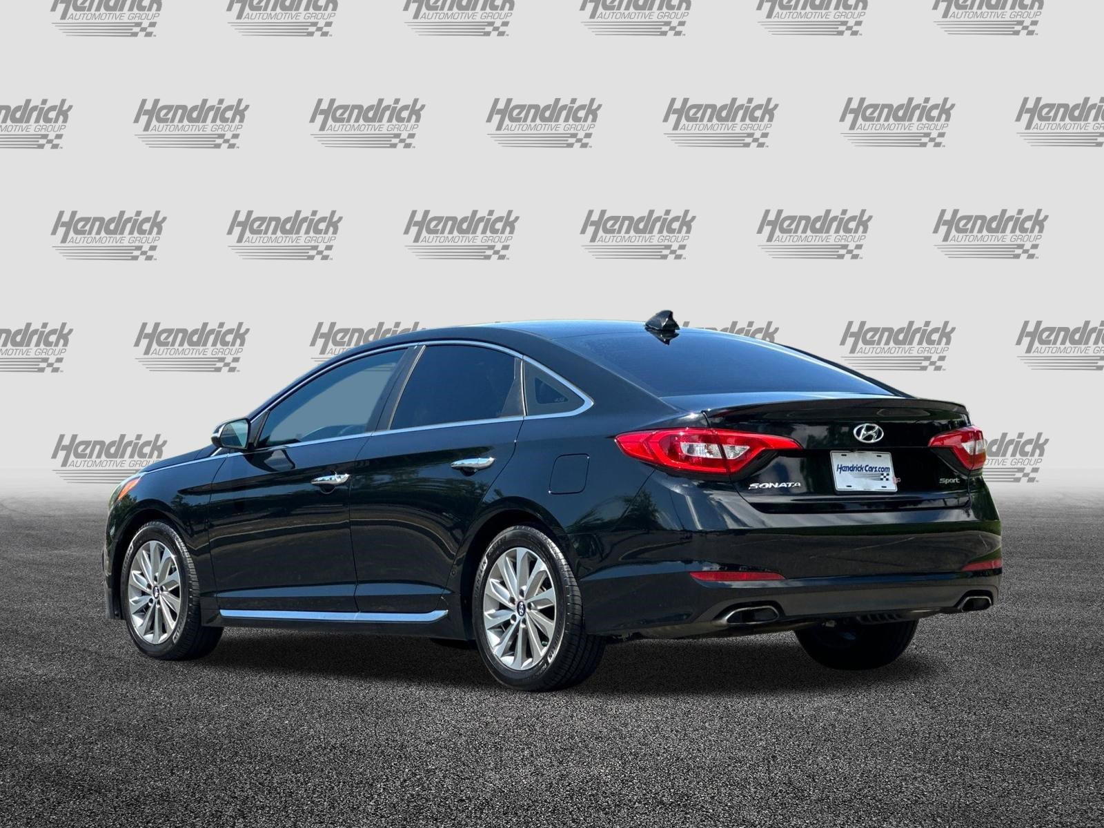 Used 2016 Hyundai Sonata Sport w/ Option Group 03 FWD image 7