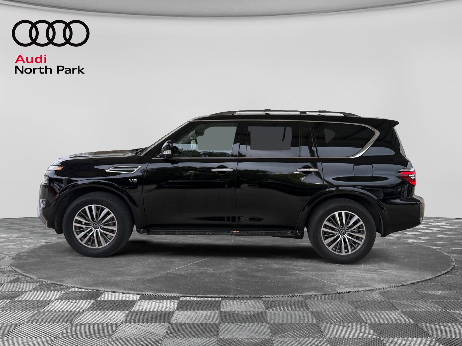Used 2022 Nissan Armada SL w/ Captain's Chairs Package RWD image 2