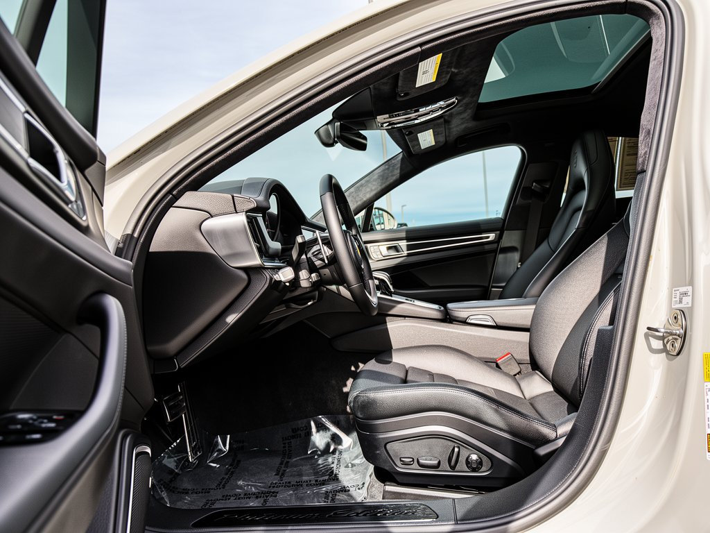 Certified 2023 Porsche Panamera 4 AWD/4WD image 5