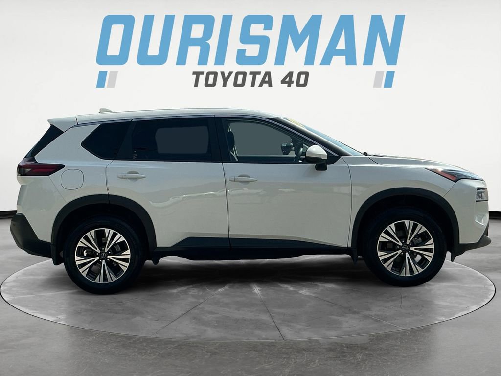 Used 2023 Nissan Rogue SV image 7