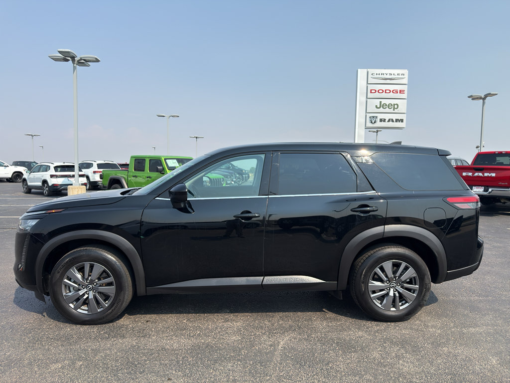 Used 2026 Nissan Pathfinder S AWD/4WD image 8