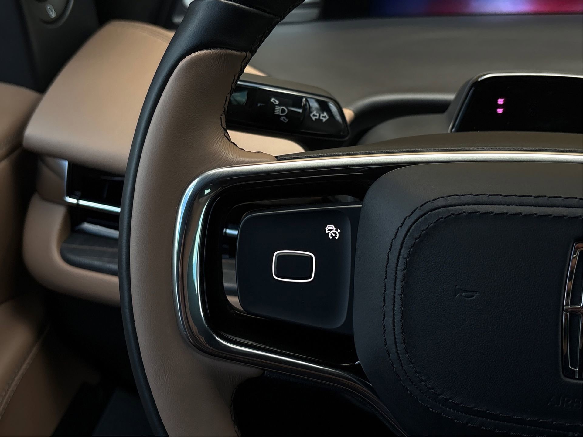 Used 2025 Lincoln Navigator L Black Label image 29