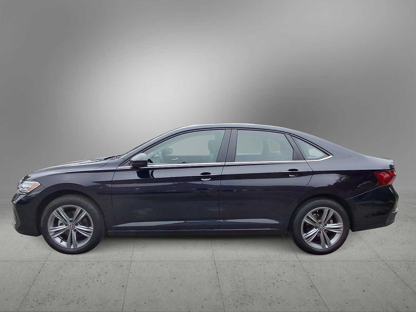 Used 2023 Volkswagen Jetta SE w/ Panoramic Sunroof Package FWD image 5