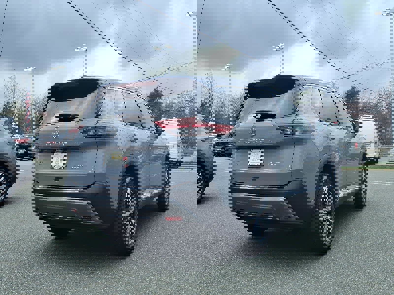 Certified 2022 Nissan Rogue SL w/ SL Premium Package AWD/4WD image 4