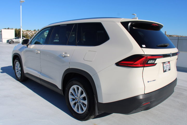 Certified 2024 Toyota Grand Highlander XLE image 5