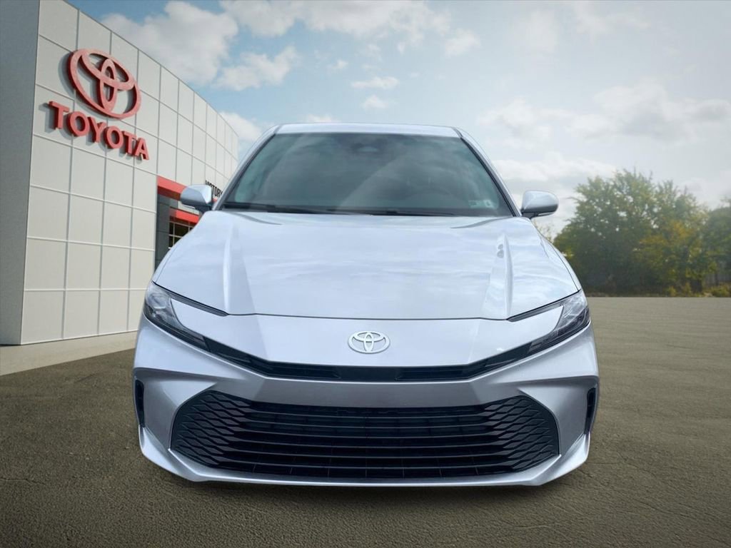 Used 2025 Toyota Camry LE FWD image 8