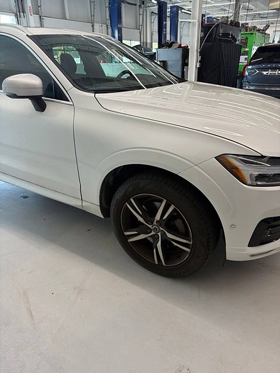 Used 2018 Volvo XC60 T6 R-Design w/ Convenience Package AWD/4WD image 3