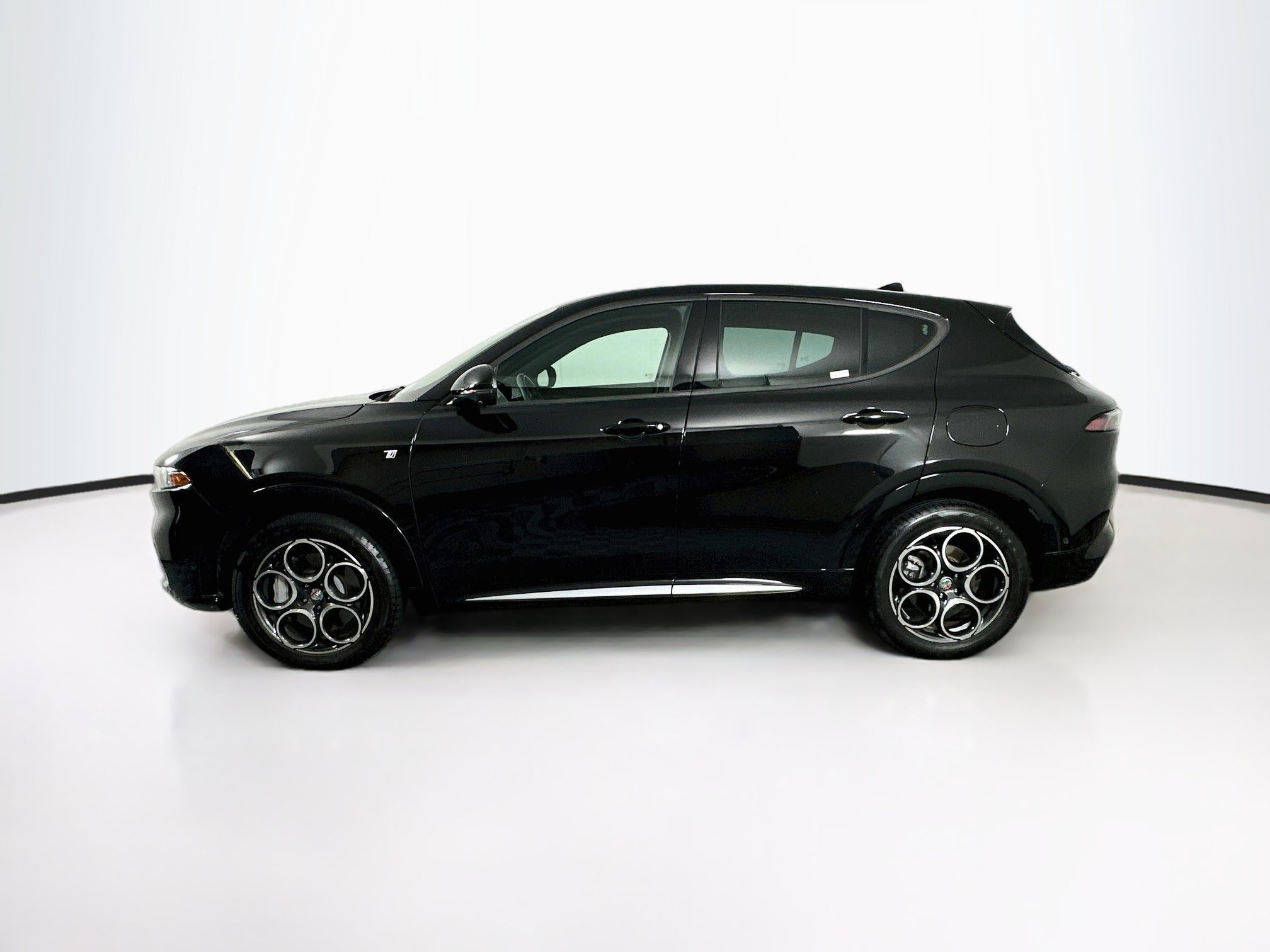 Used 2024 Alfa Romeo Tonale Ti w/ Active Assist Package AWD/4WD image 4