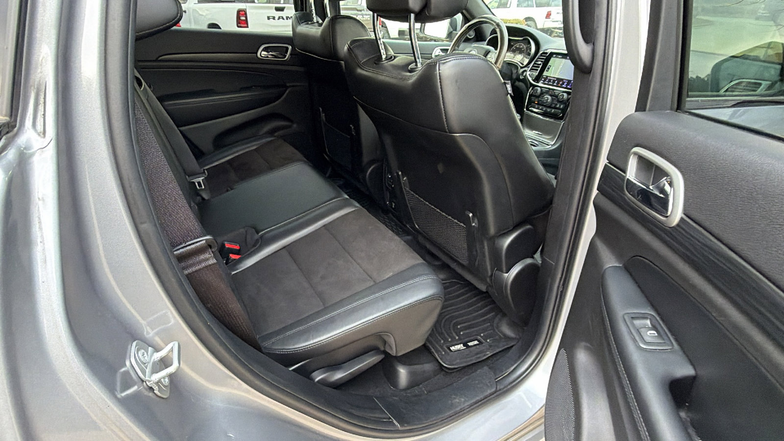 Used 2020 Jeep Grand Cherokee Altitude image 21