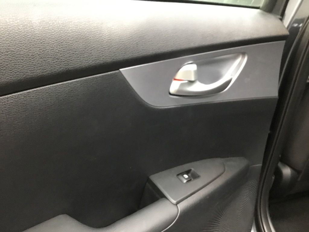 Used 2024 Kia Forte LXS image 10