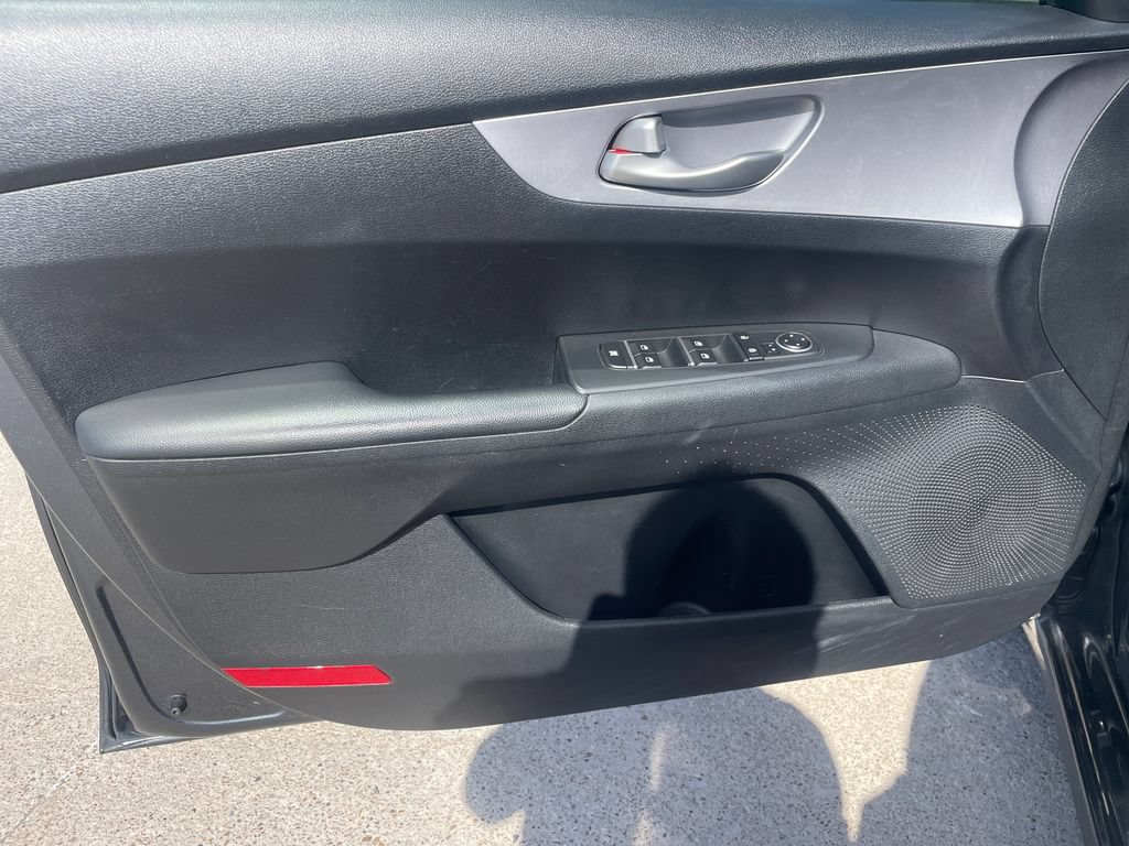 Used 2024 Kia Forte LXS w/ LXS Technology Package FWD image 21