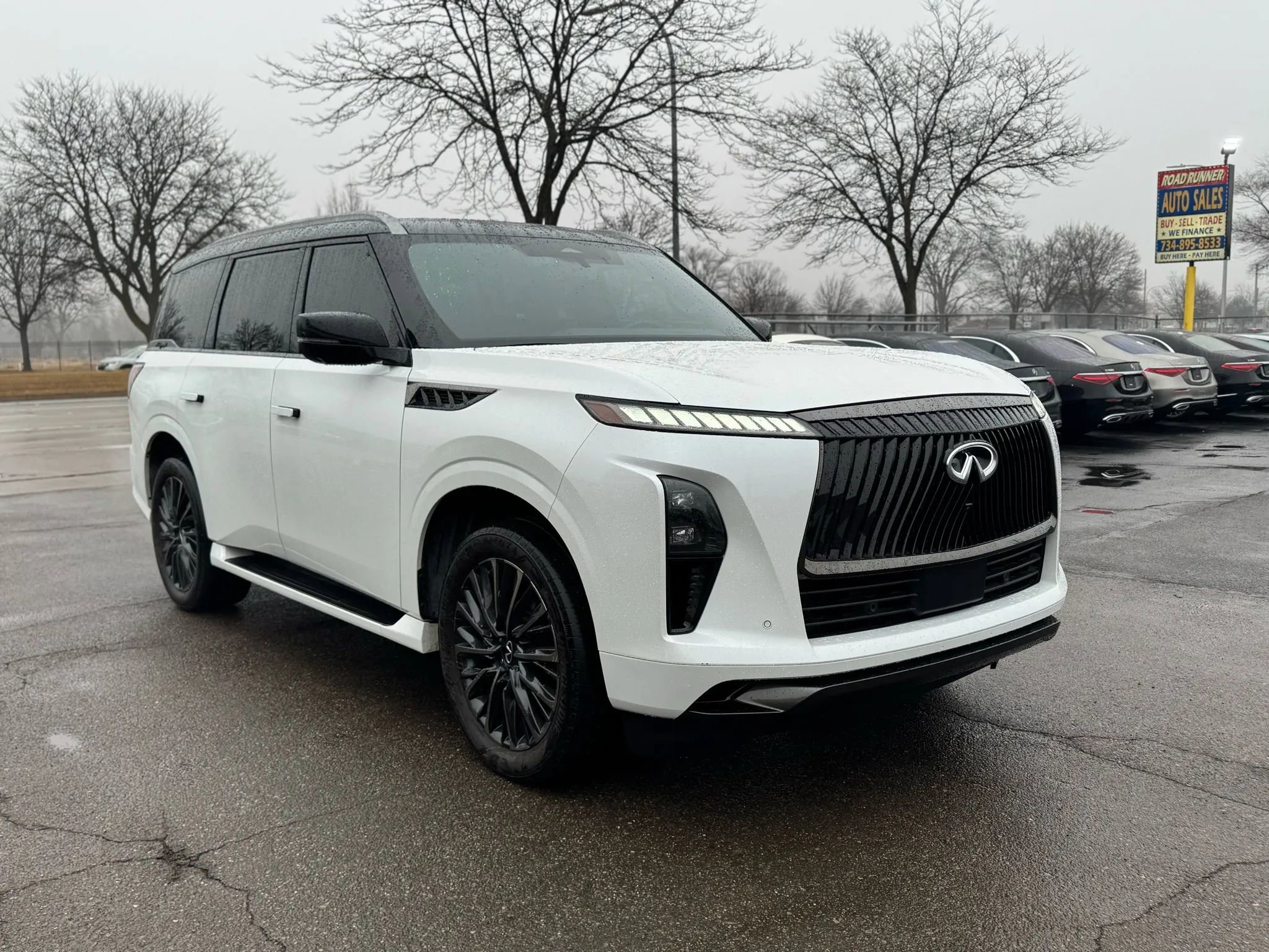 Used 2025 INFINITI QX80 Autograph image 3