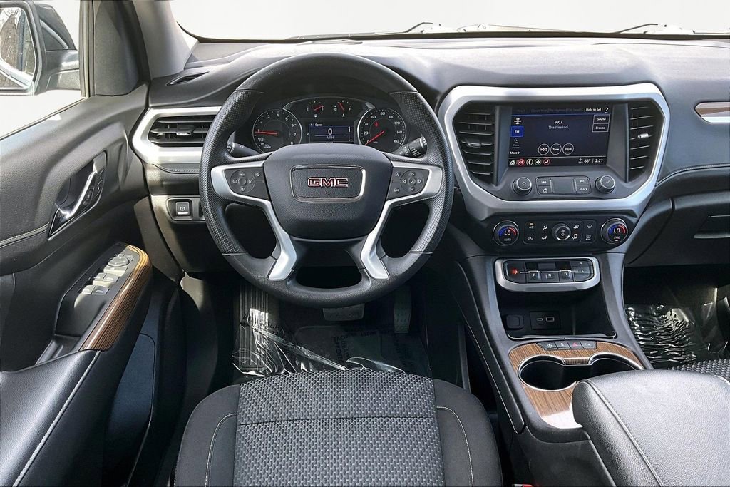 Used 2023 GMC Acadia SLE image 5