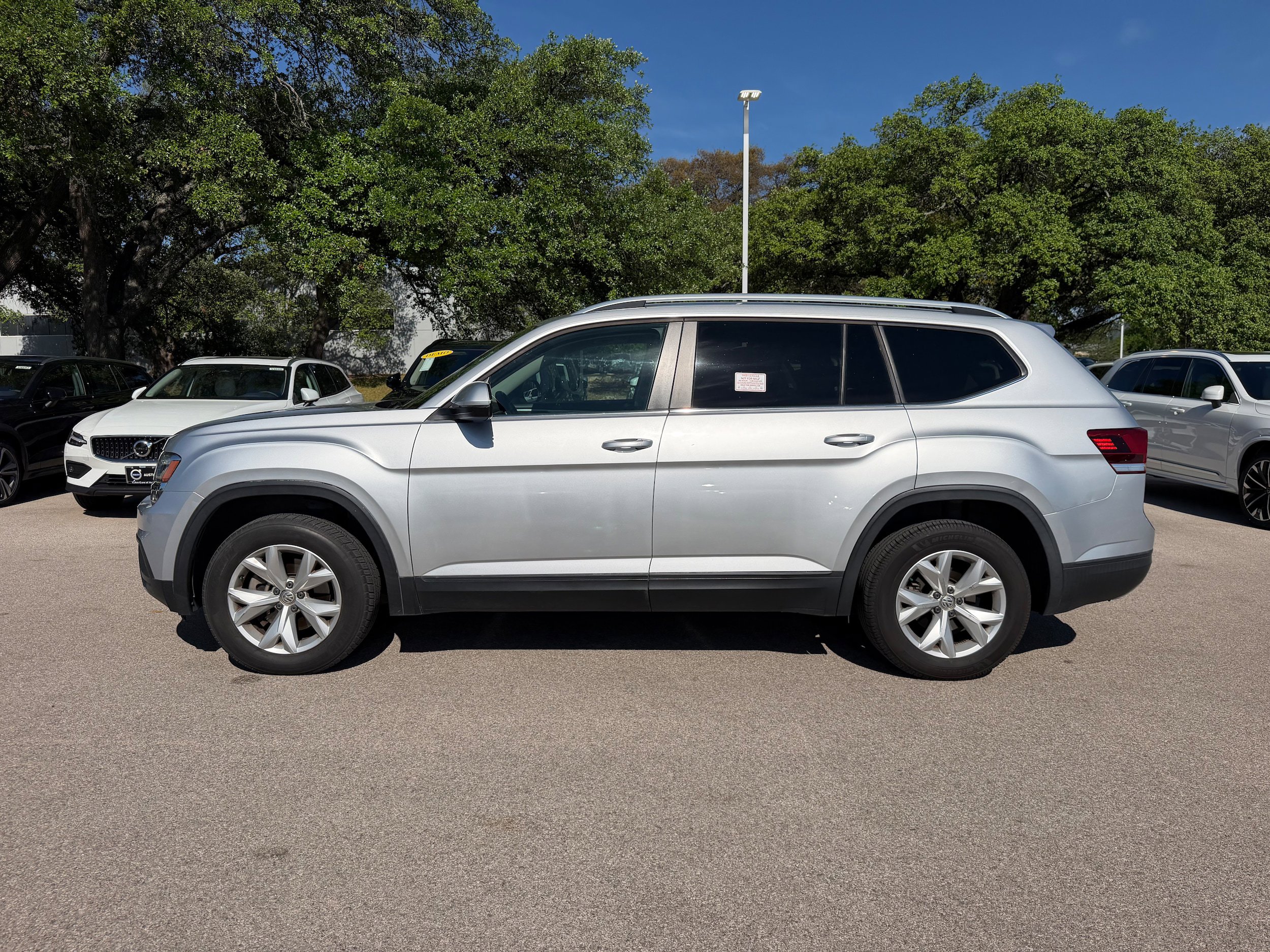 Used 2018 Volkswagen Atlas SE FWD image 3