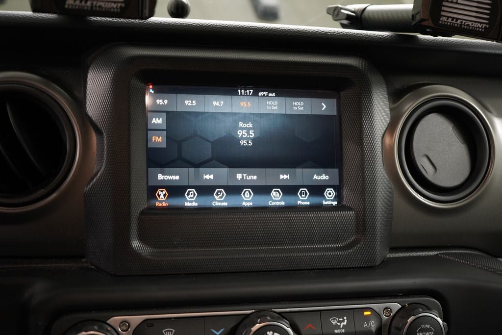 Used 2022 Jeep Gladiator Sport AWD/4WD image 18