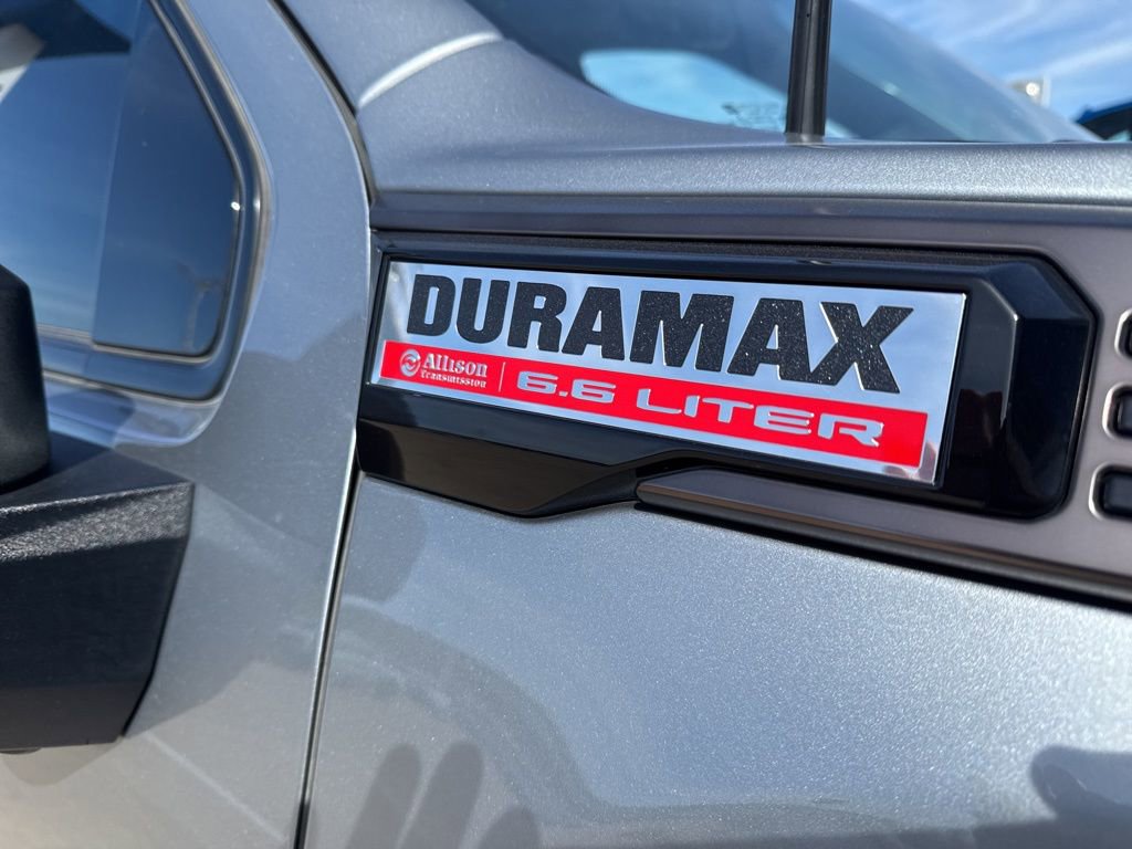 Used 2025 GMC Sierra 2500 AT4X image 5