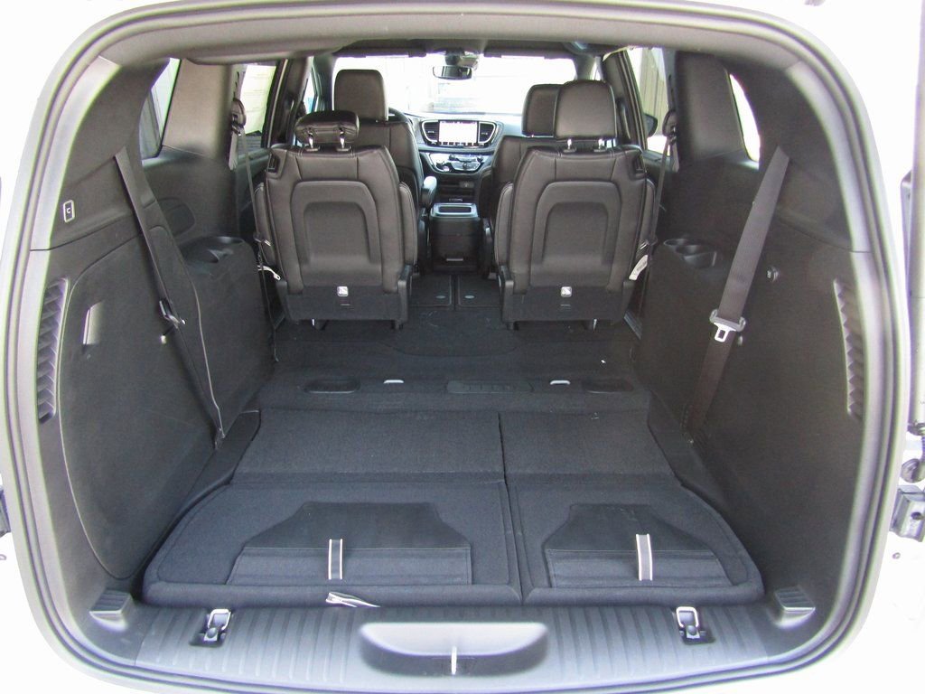 New 2026 Chrysler Pacifica Select image 33