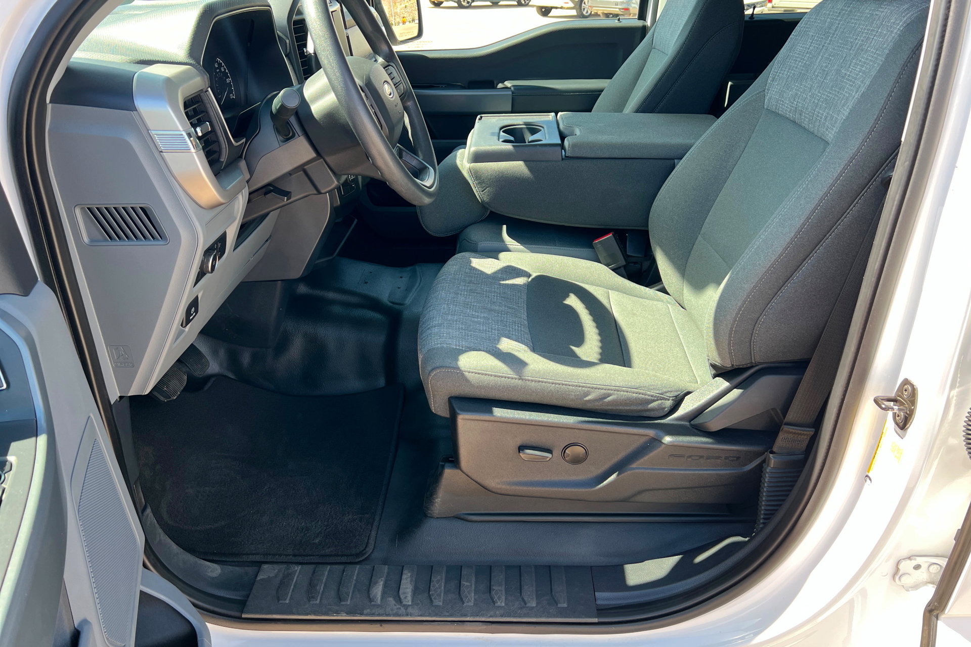 Used 2022 Ford F150 XLT w/ Trailer Tow Package image 17