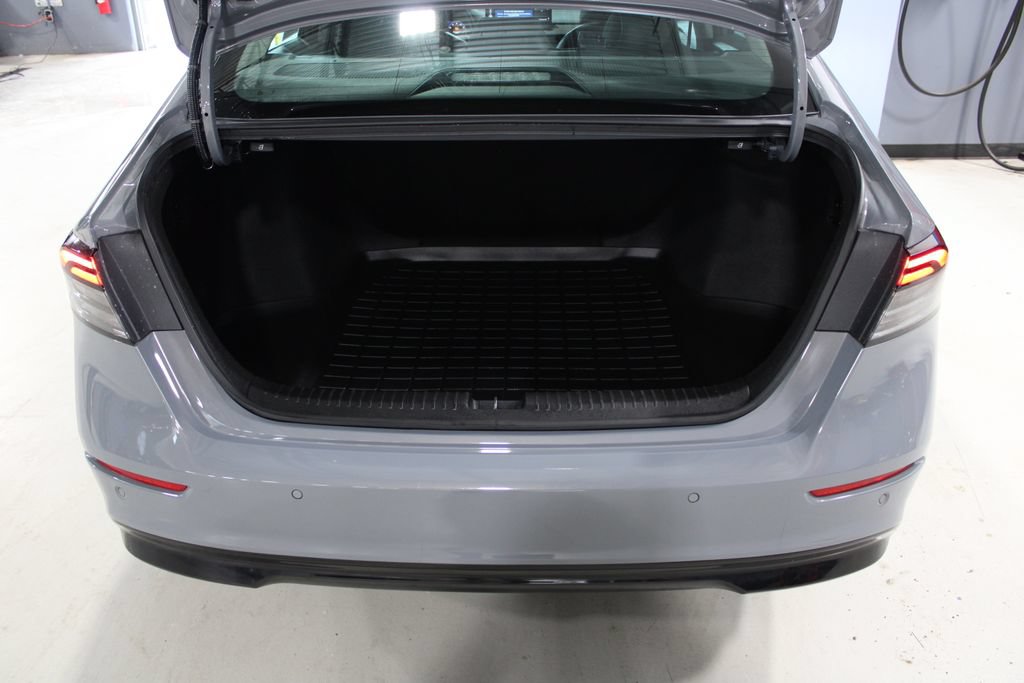 Used 2023 Honda Accord Touring image 22