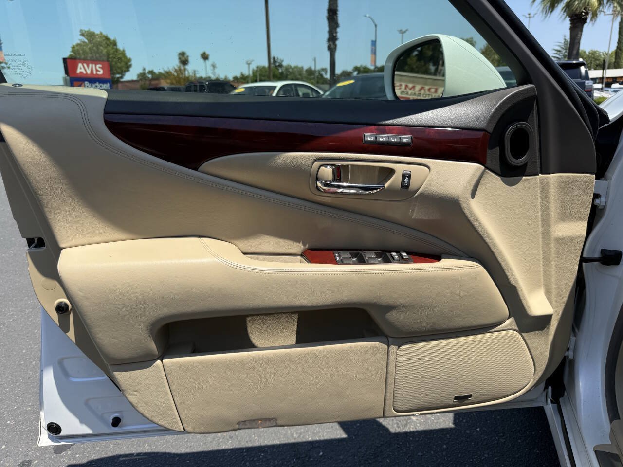 Used 2007 Lexus LS 460 RWD image 10