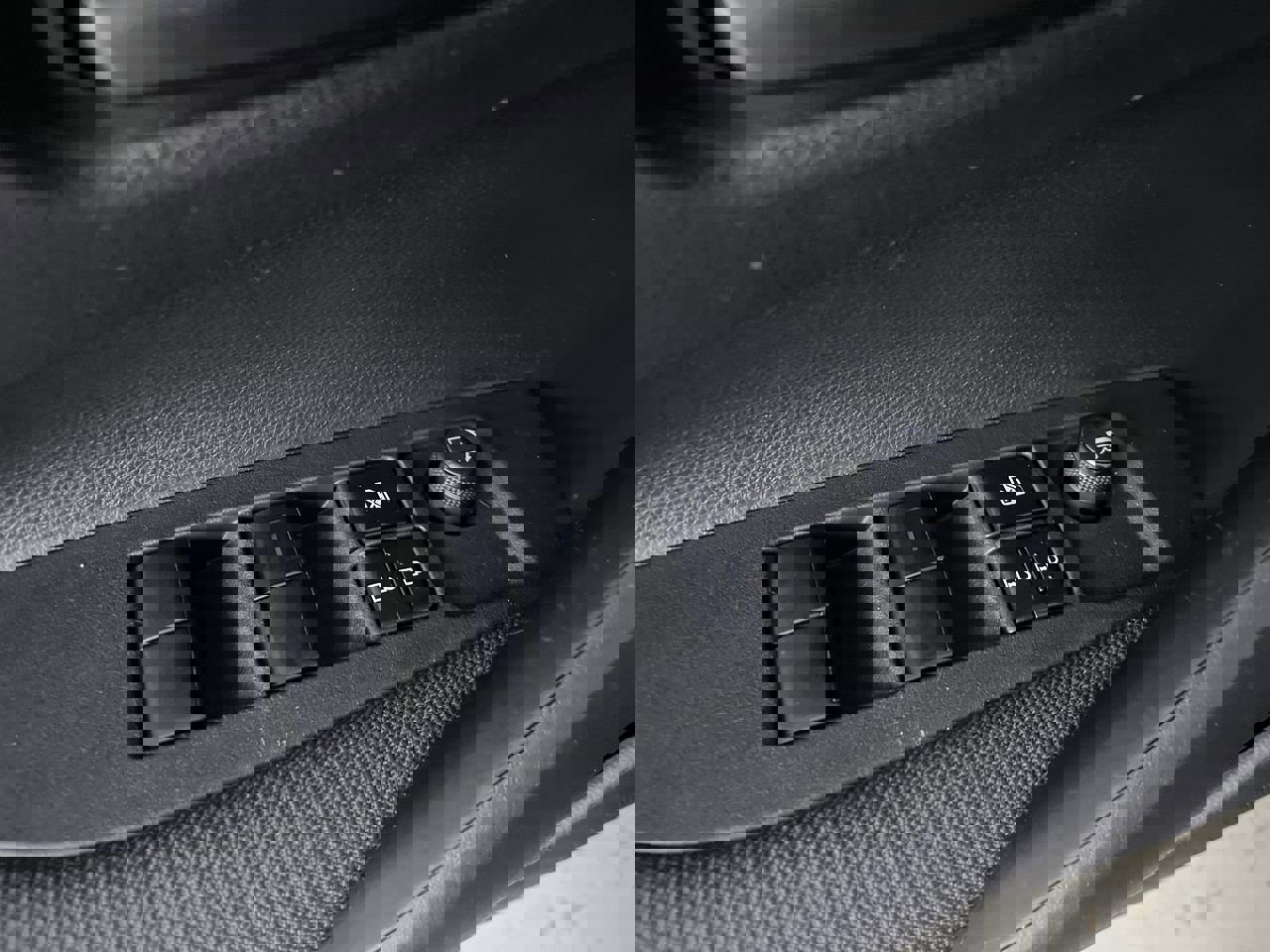 Used 2023 Toyota Corolla LE image 11