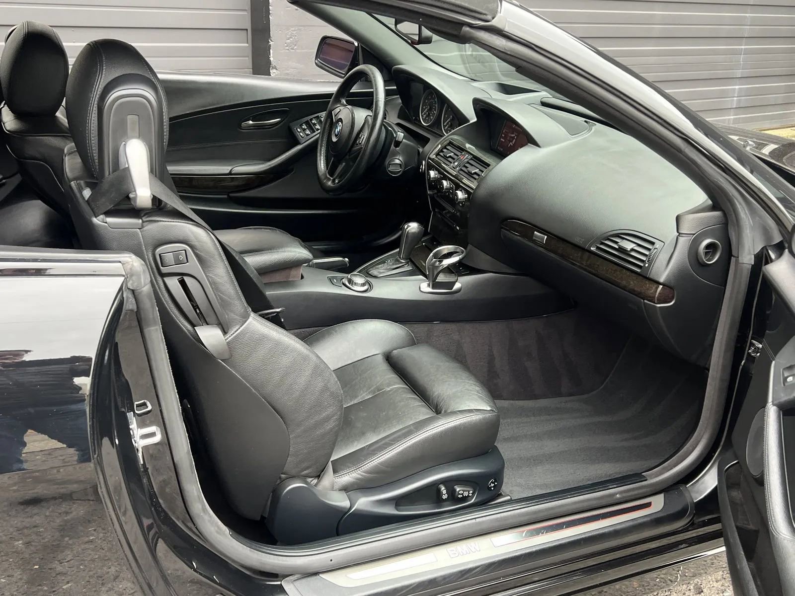Used 2007 BMW 650i Convertible image 16