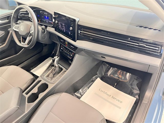 Used 2025 Volkswagen Jetta SE image 13