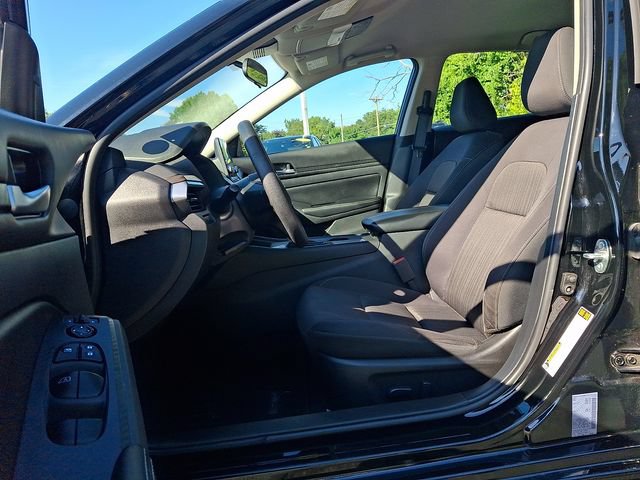 Used 2025 Nissan Altima 2.5 SV AWD/4WD image 13