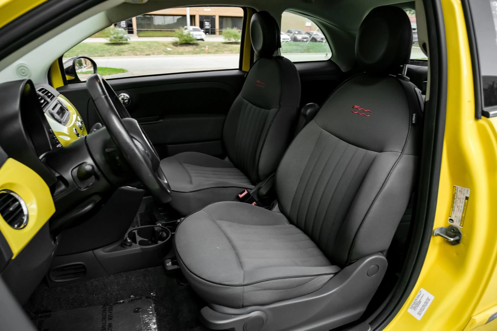 Used 2012 FIAT 500 Lounge FWD image 27