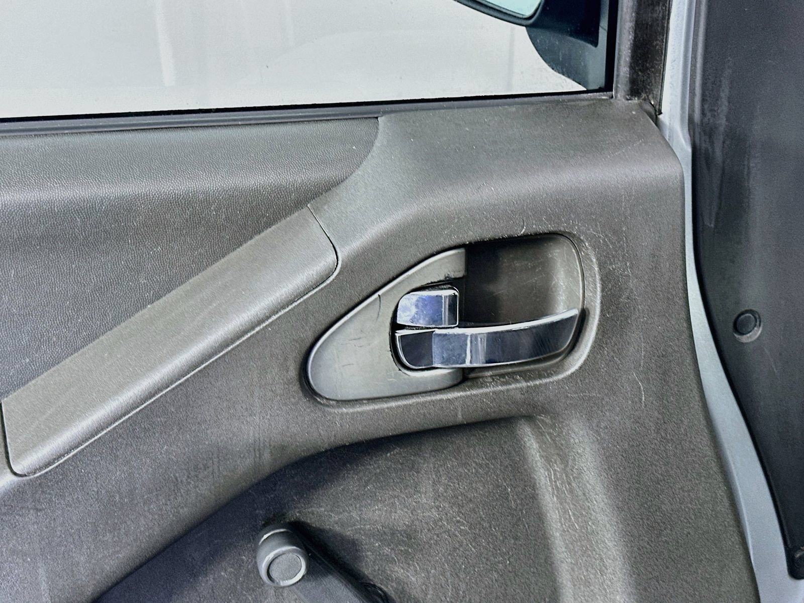 Used 2015 Nissan Frontier S RWD image 16