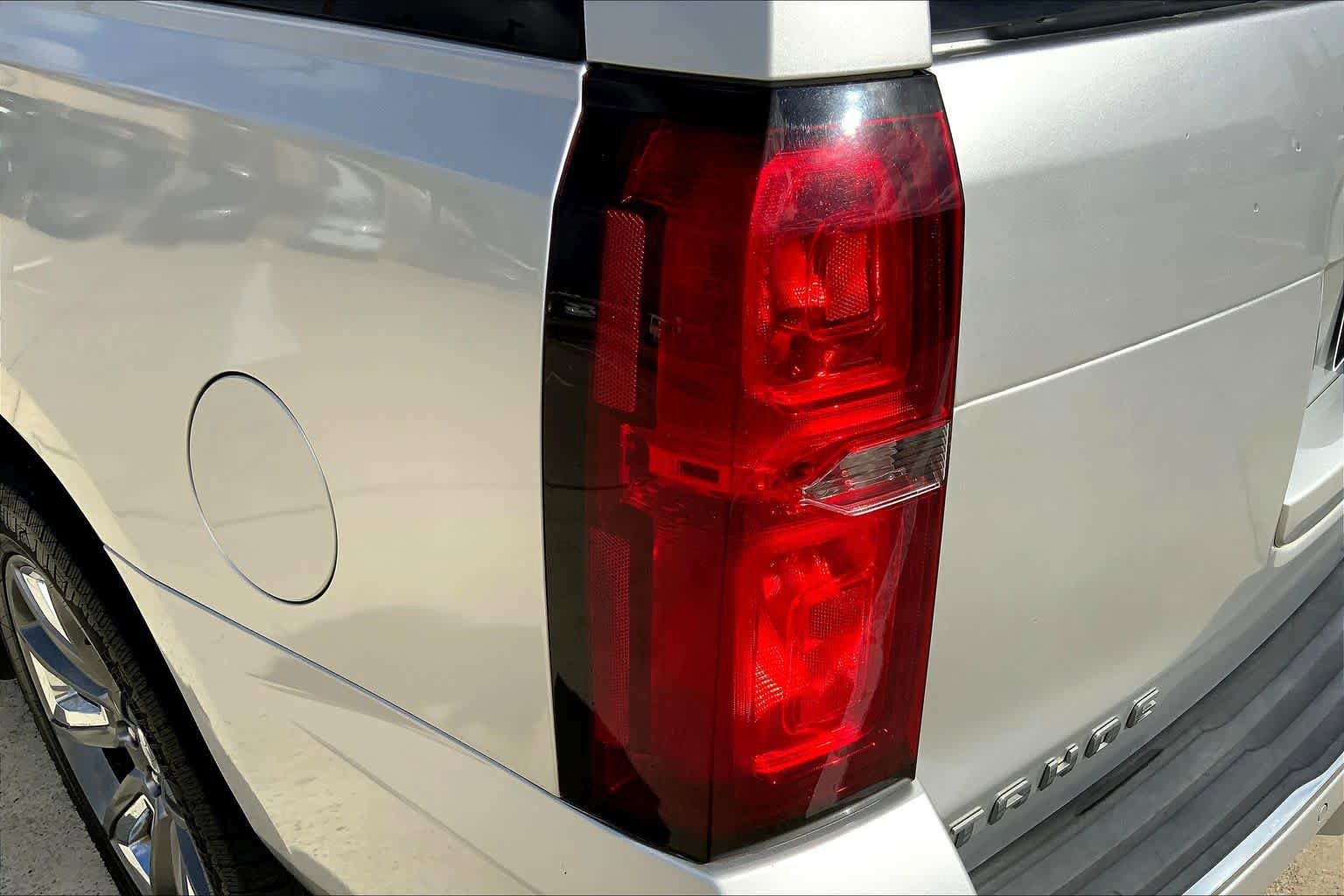 Used 2018 Chevrolet Tahoe Premier AWD/4WD image 28