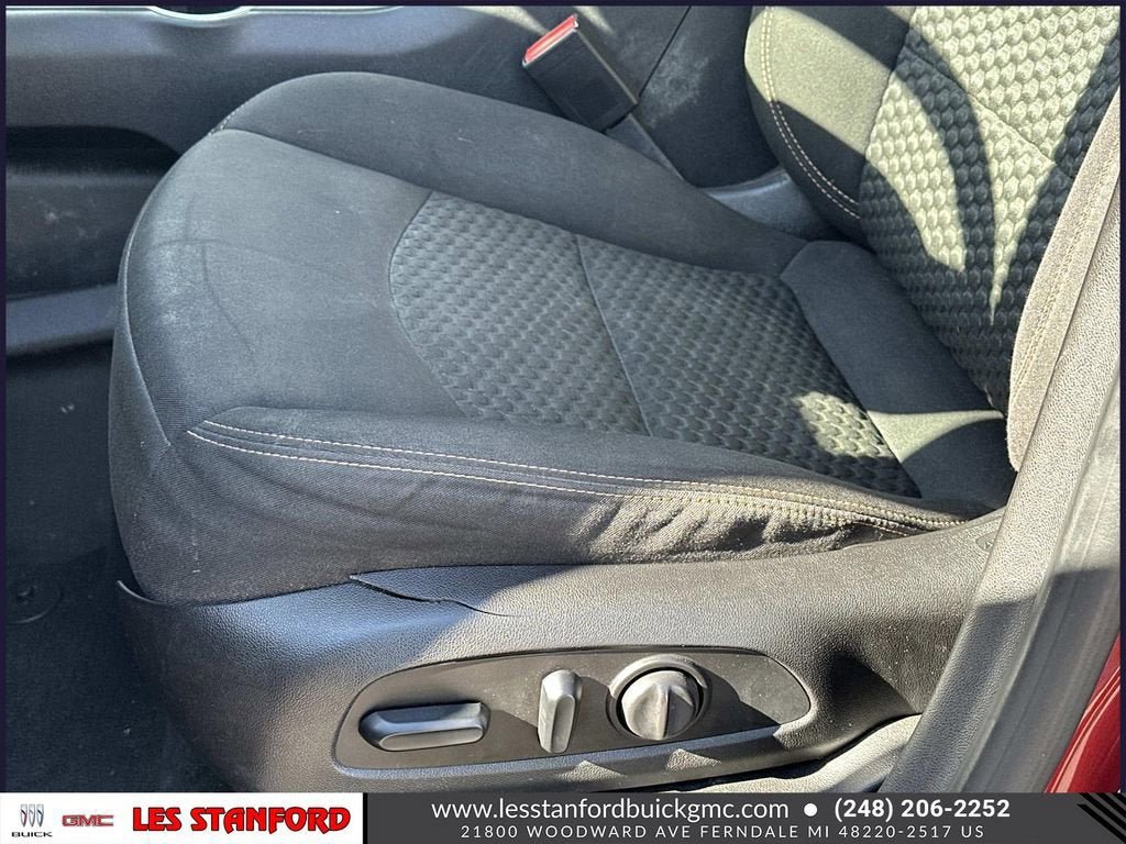 Used 2018 GMC Terrain SLE w/ Driver Convenience Package FWD image 18