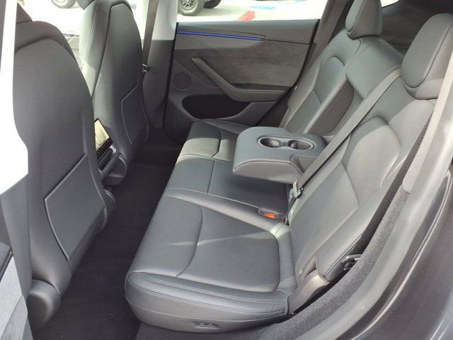 Used 2026 Tesla Model Y Long Range AWD/4WD image 18
