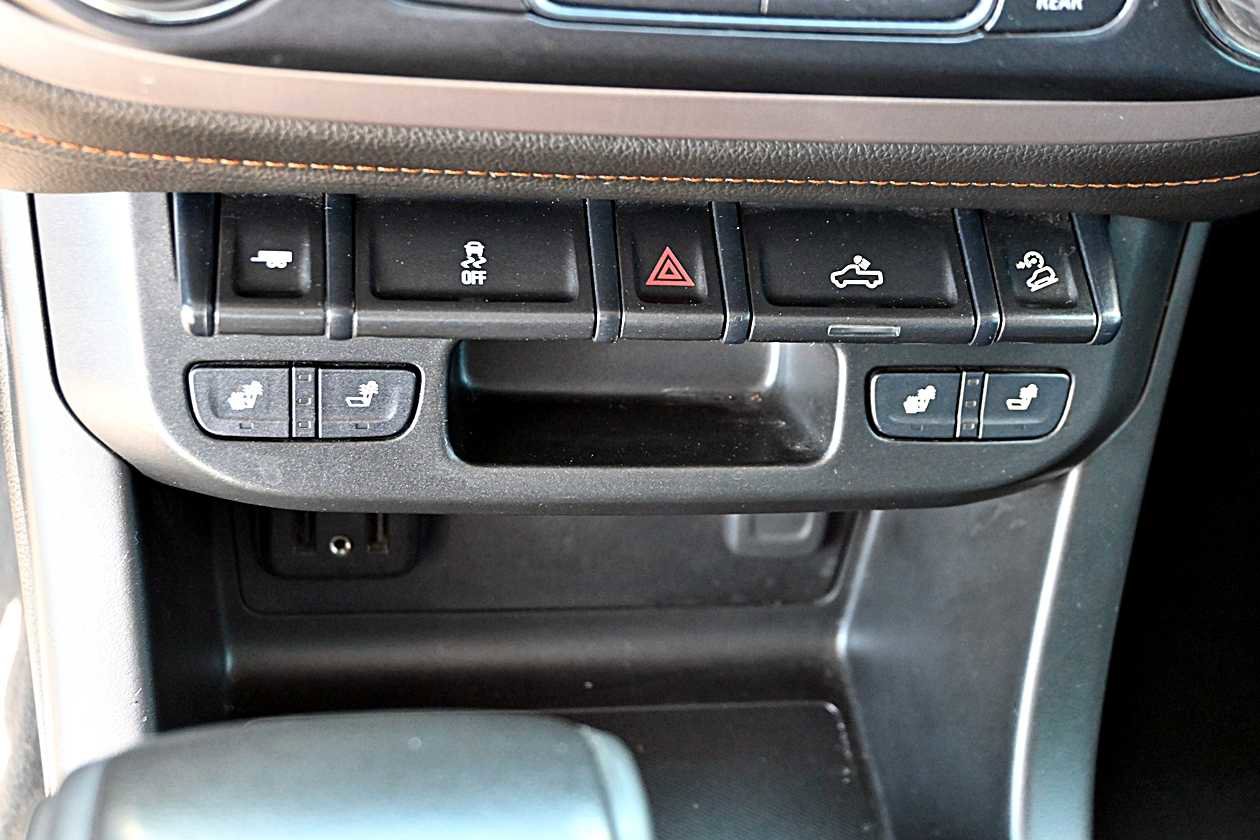 Used 2021 GMC Canyon AT4 image 26