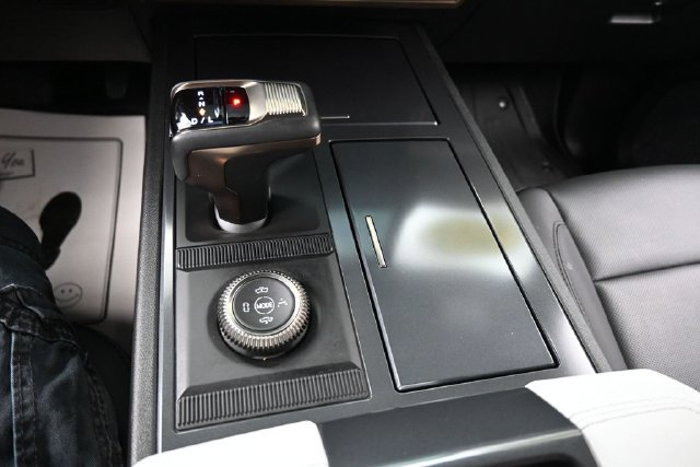 Used 2024 GMC Hummer EV 2X w/ LPO, Illumination Package AWD/4WD image 11