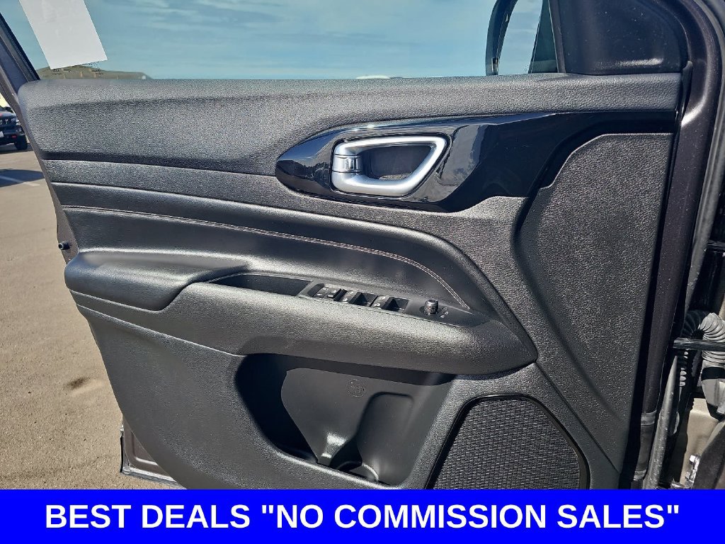 Used 2023 Jeep Compass Latitude w/ Sun and Sound Group AWD/4WD image 25