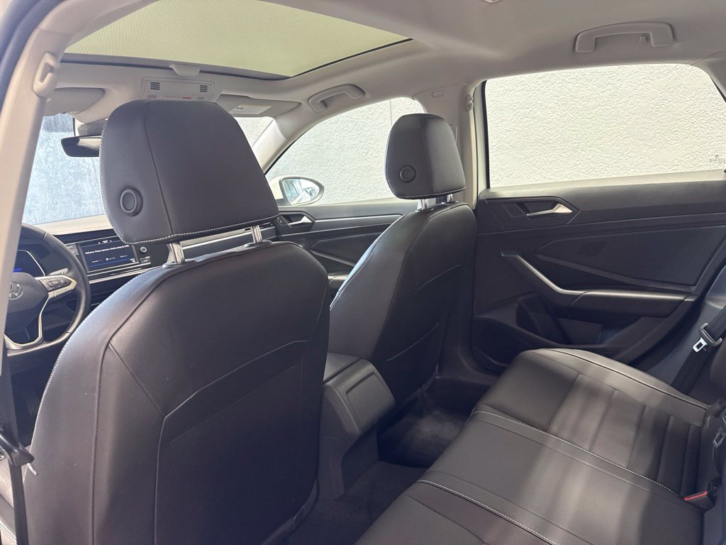 Used 2023 Volkswagen Jetta SE w/ Panoramic Sunroof Package FWD image 17