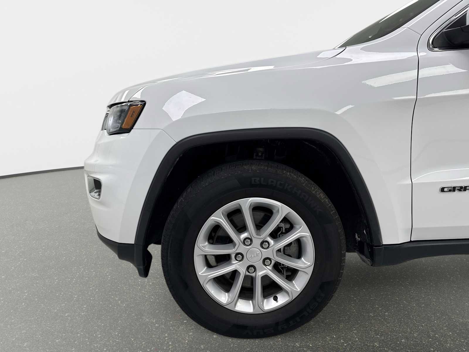 Used 2022 Jeep Grand Cherokee Laredo X AWD/4WD image 18