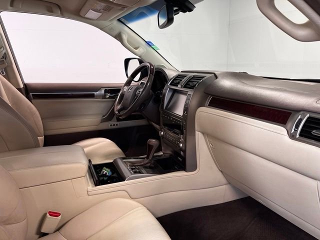 Used 2017 Lexus GX 460 Premium w/ Premium Package AWD/4WD image 11