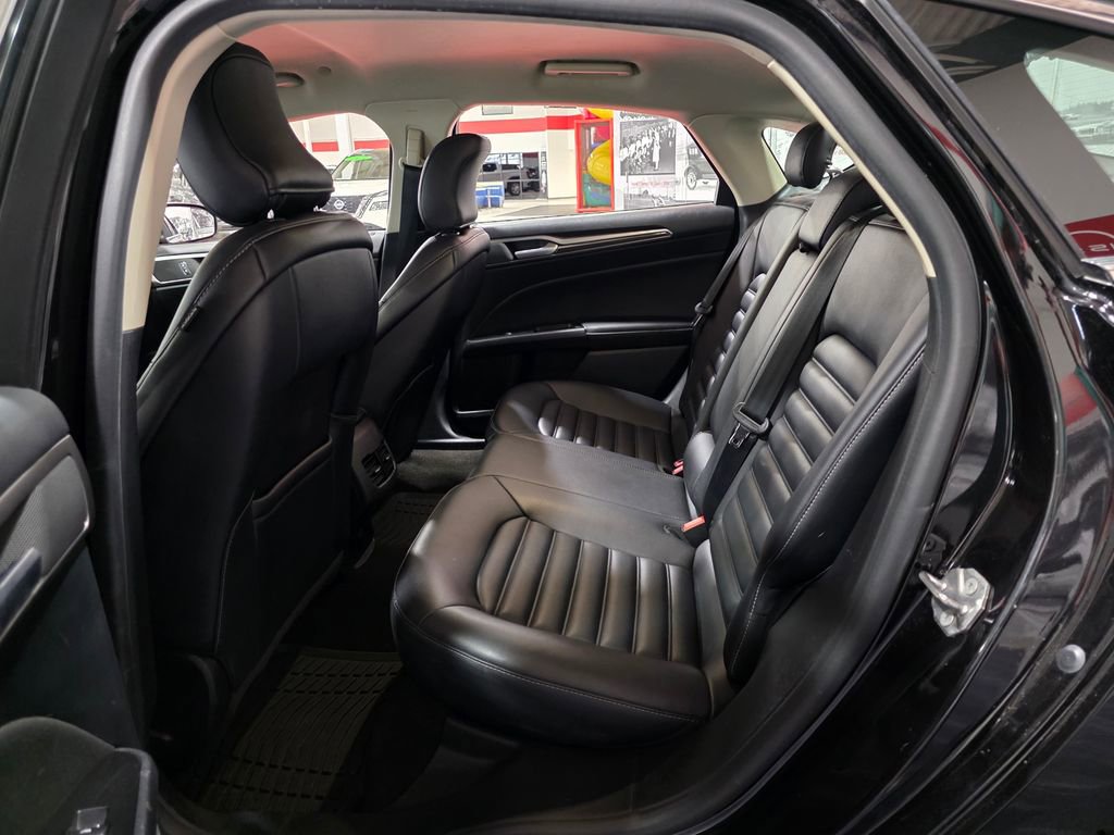 Used 2019 Ford Fusion SEL image 19