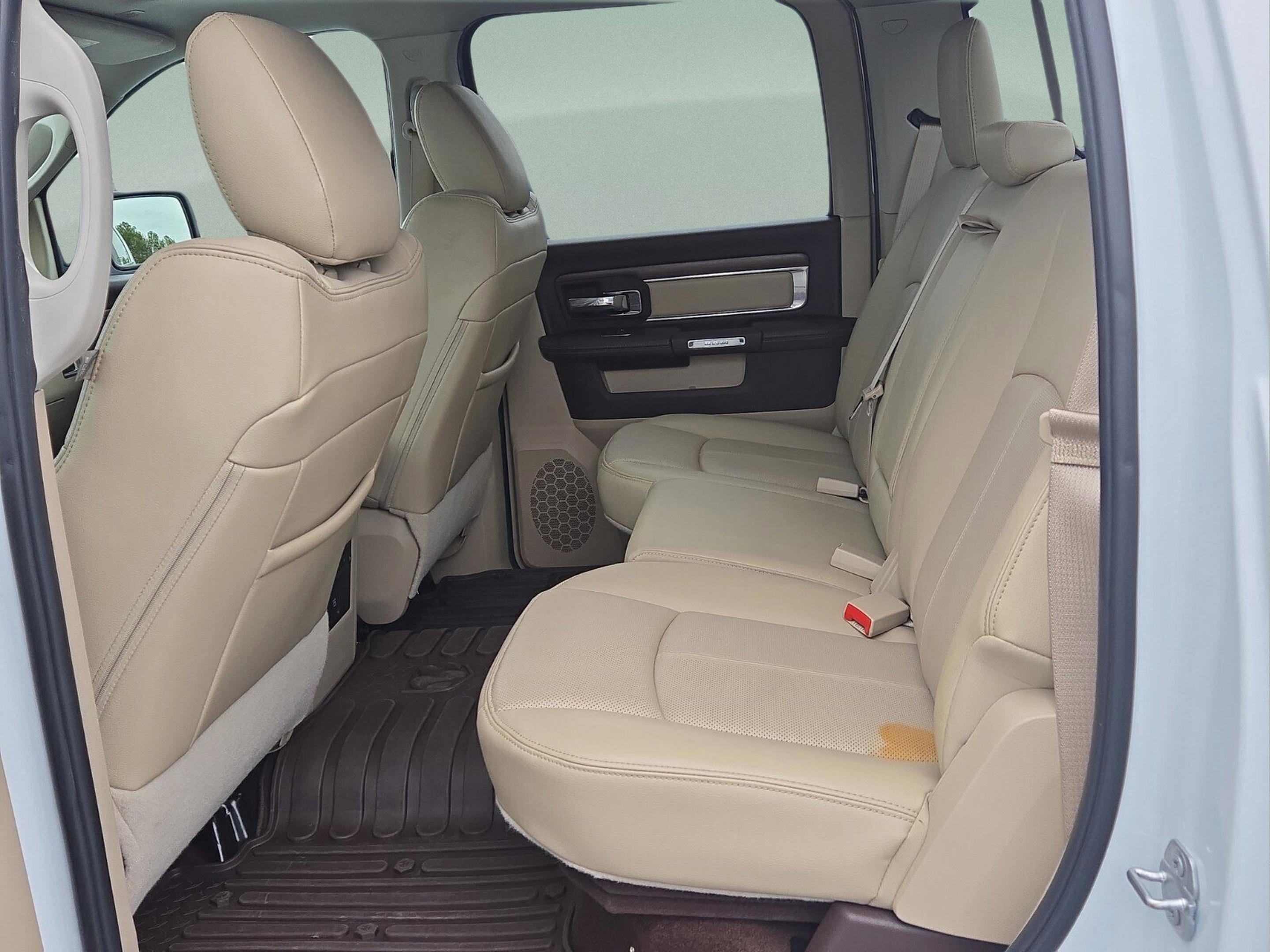 Used 2018 RAM 1500 Laramie w/ Convenience Group image 9