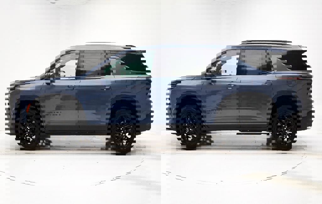 Used 2024 Chevrolet Traverse LT w/ Midnight/Sport Edition image 6