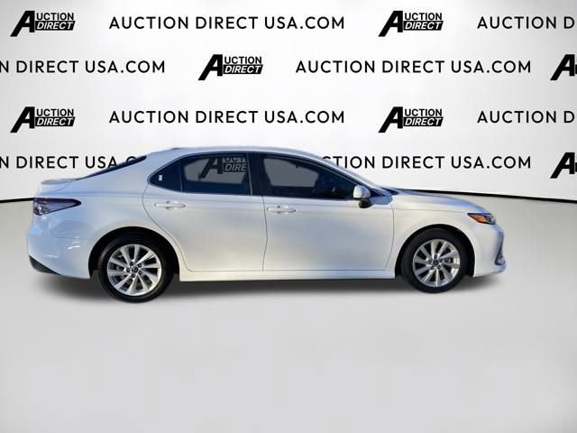 Used 2022 Toyota Camry LE image 21