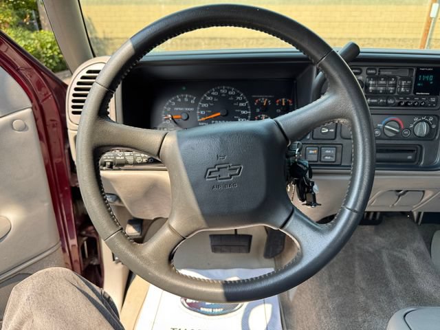 Used 1998 Chevrolet Silverado 1500 4x4 Extended Cab w/ Preferred Equipment Group 2 image 19