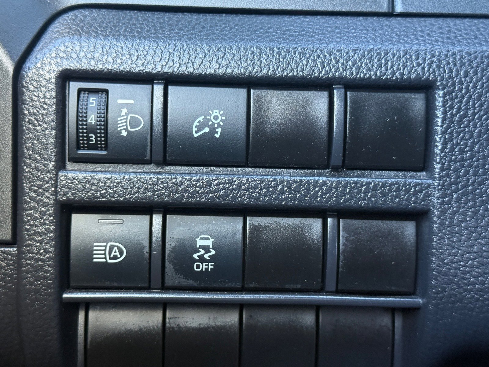 Used 2024 Toyota Tacoma SR RWD image 25